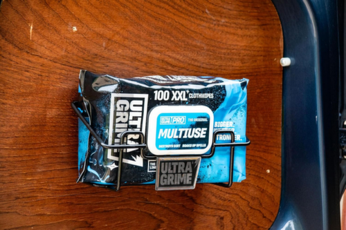 Fahrzeughalterung für Reinigungstücher