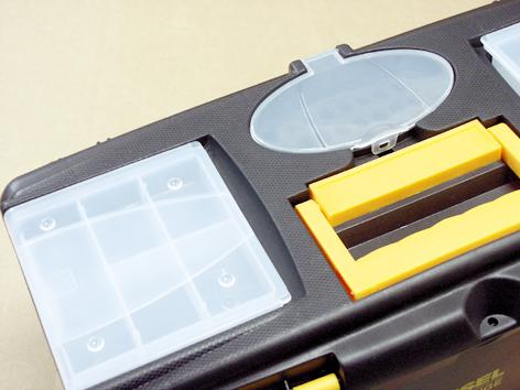 Boîte à outils avec rangement pour petites pièces