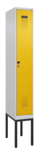 C+P Armoire vestiaire noir-blanc Evolo PLUS sur piètement