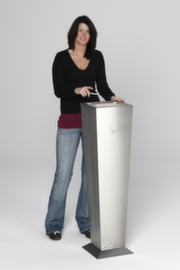 VAR Standascher in Pyramidenstumpfform